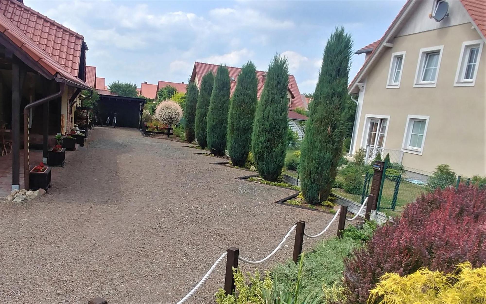 Willa Axla Z Weranda Ogrodem I Parkingiem Kudowa-Zdrój Exterior foto