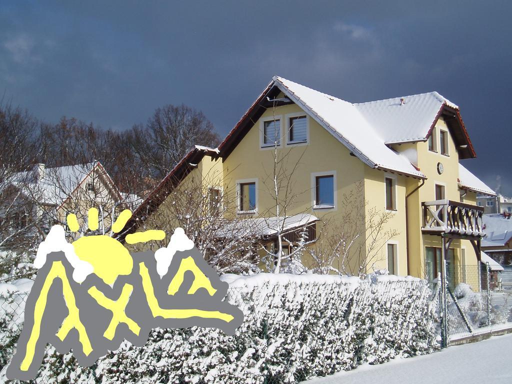 Willa Axla Z Weranda Ogrodem I Parkingiem Kudowa-Zdrój Exterior foto
