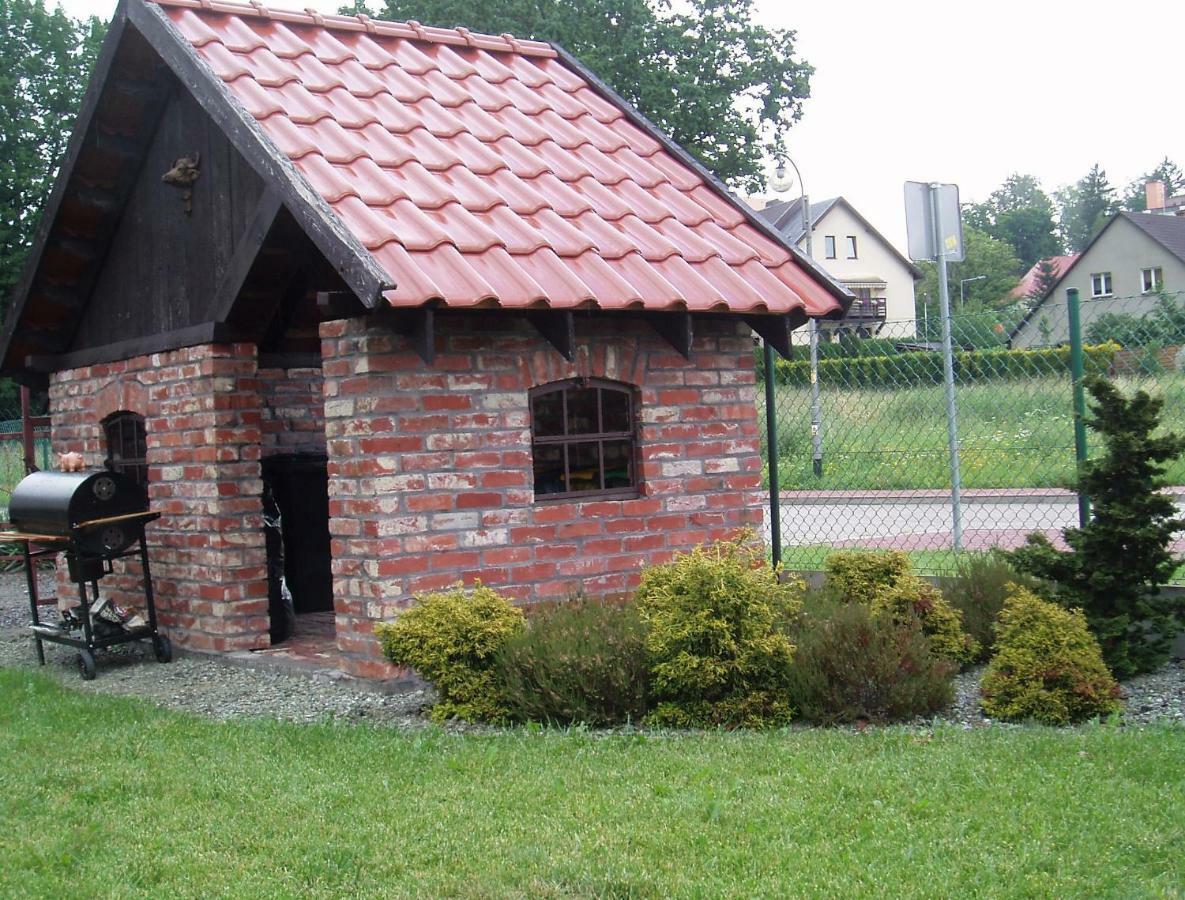 Willa Axla Z Weranda Ogrodem I Parkingiem Kudowa-Zdrój Exterior foto