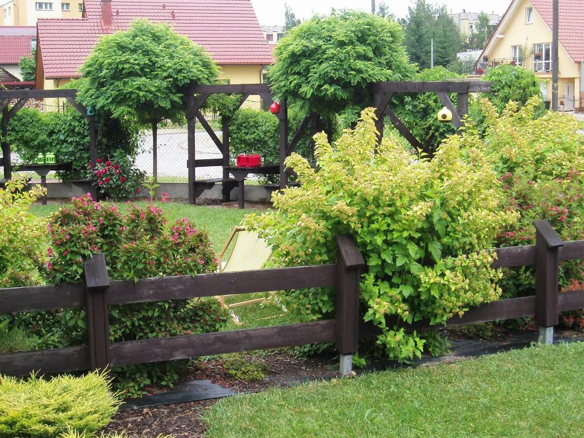 Willa Axla Z Weranda Ogrodem I Parkingiem Kudowa-Zdrój Exterior foto