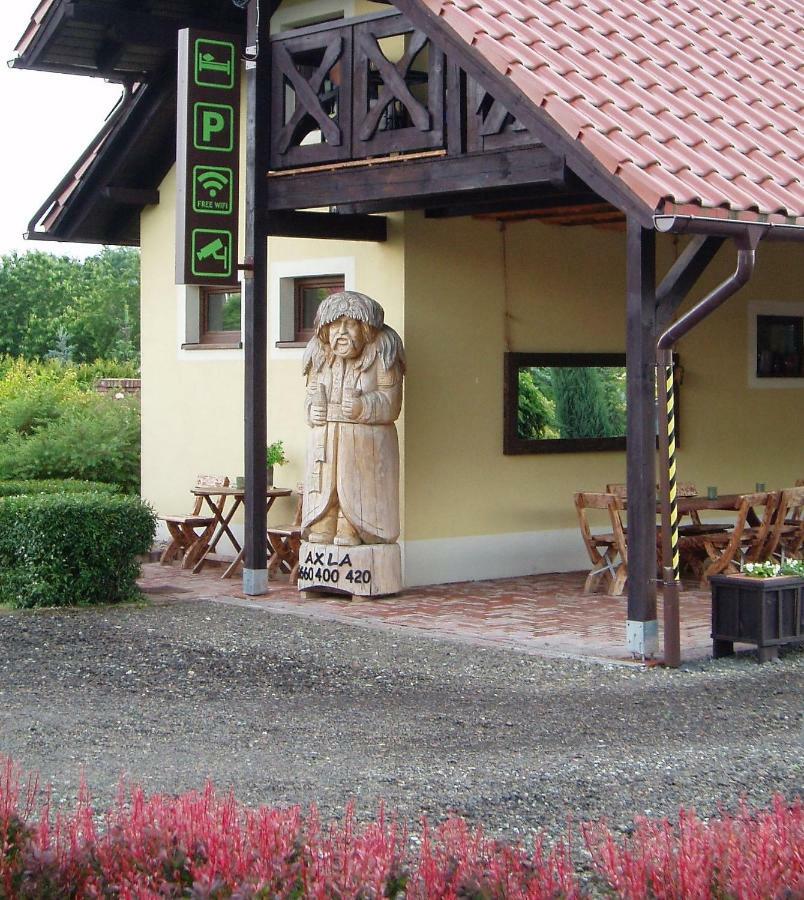 Willa Axla Z Weranda Ogrodem I Parkingiem Kudowa-Zdrój Exterior foto